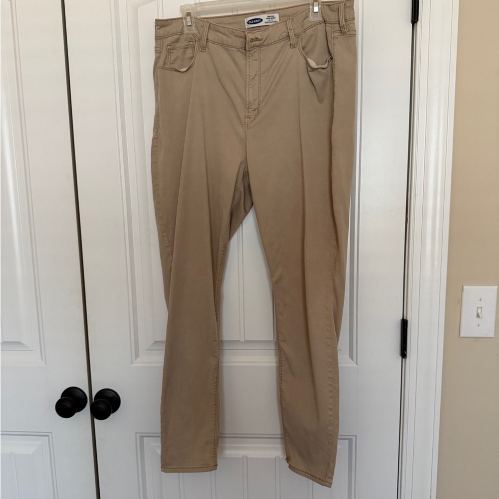 Old Navy Super Skinny Khaki Pants